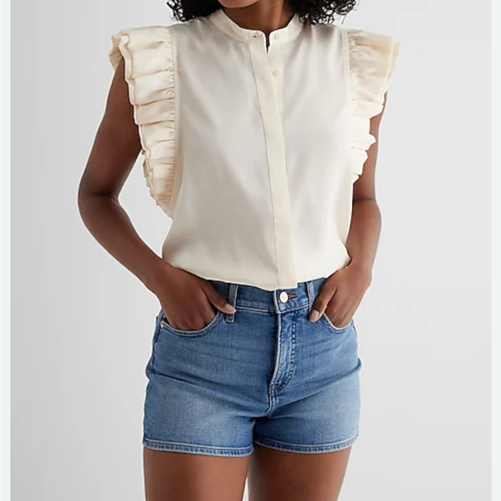 NWT Express Flutter Ruffle Sleeve Satin Top Ivory Blouse Size XS (Runs Large)